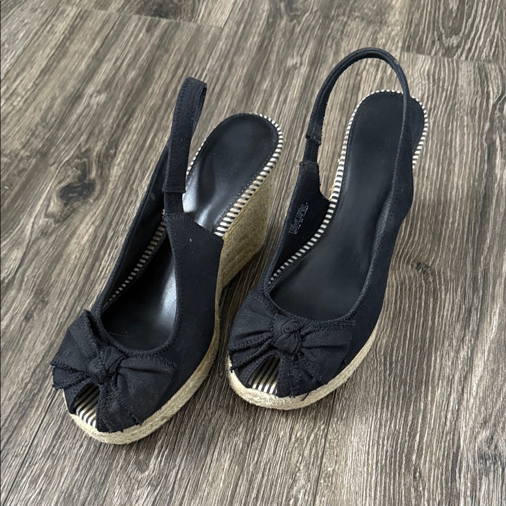 Elegant Black Wedge Sandals